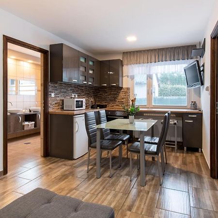 Garden Lux Apartman ไฮจ์ดุสโซบอสโล ภายนอก รูปภาพ