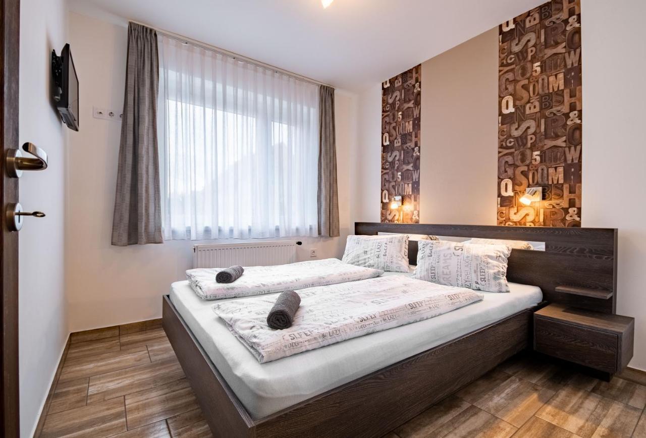 Garden Lux Apartman ไฮจ์ดุสโซบอสโล ภายนอก รูปภาพ